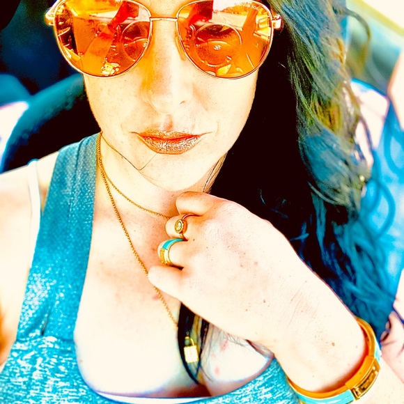 Meet your Posher, Stephanie - Picture 1 of 1